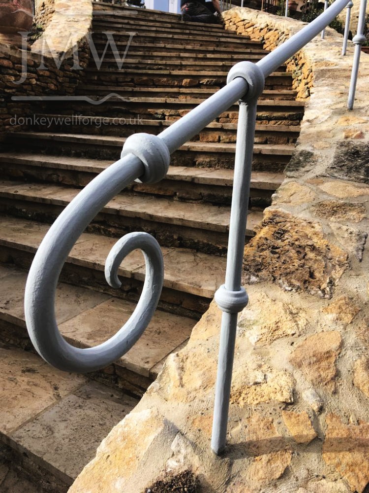 handrail-iron-bespoke-blacksmith-cotswolds