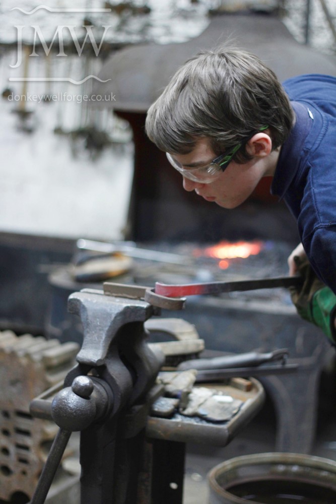 forging-traditional-blacksmith-cotswolds