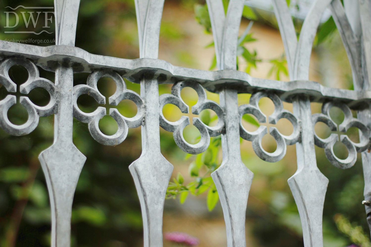 gothic-garden-railings-gates-traditional-ironwork-detail-quatrefoils-forged-swellings