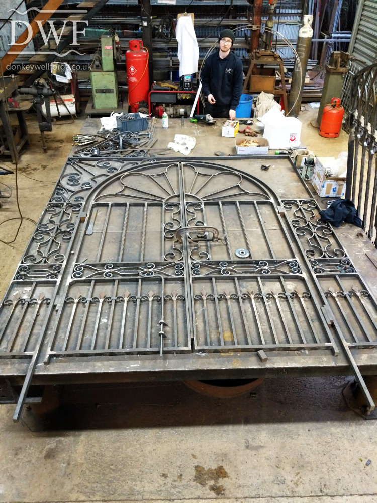 making-ornate-traditional-ironwork-forged-gates-donkeywell-forge-scrollwork