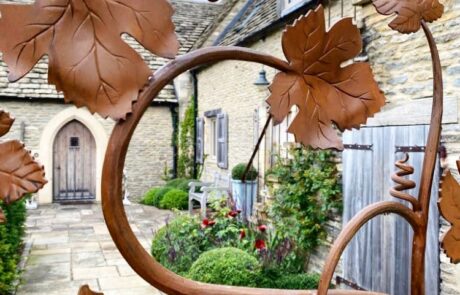 vine-leaf-gate-forged-artistic-ironwork-detail