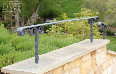 forged-twisted-bar-scroll-iron-painted-handrail